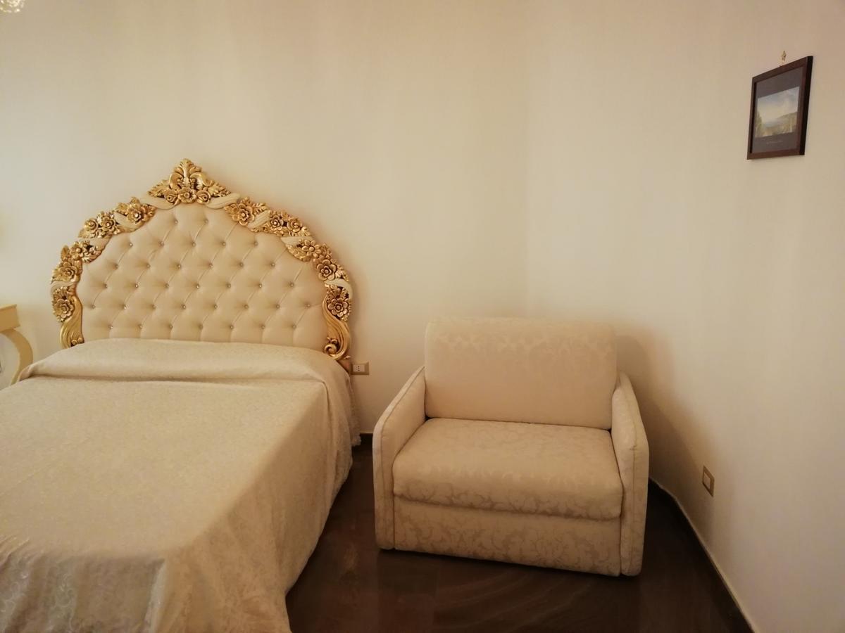 Beb Mariafrancesca Bed & Breakfast Naples Luaran gambar
